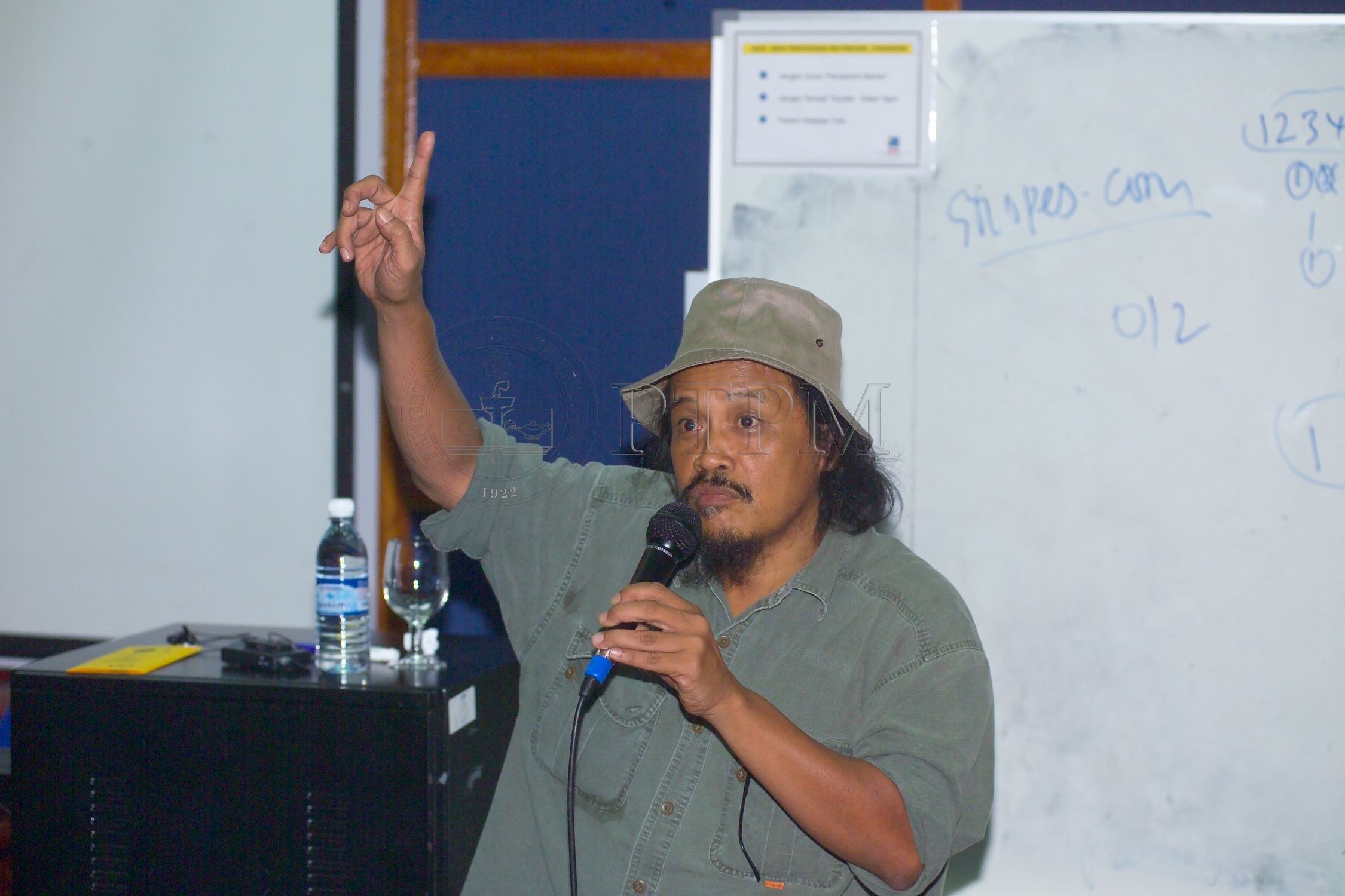 PTPM 05 20 puisi D9X30177